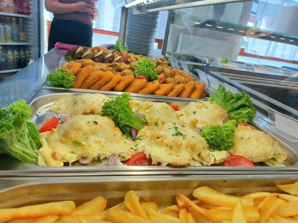Pecsi Szallo المظهر الخارجي الصورة